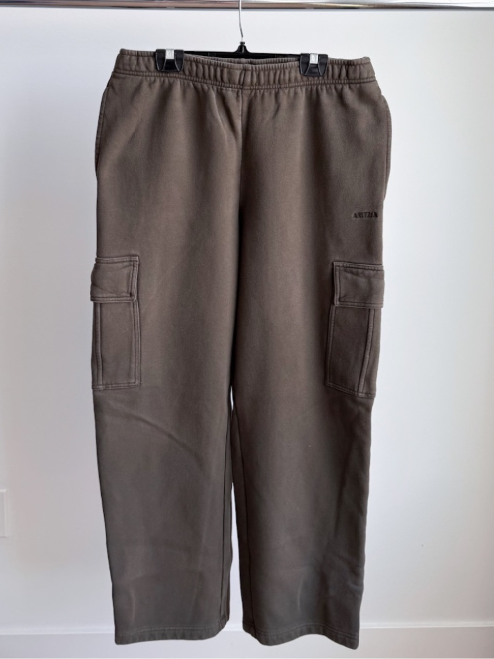 Aritzia Tna Cozy Fleece Mega Cargo Wide Leg Sweatpants L Olive Green